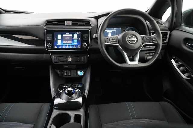 Nissan LEAF 39KW N-Connecta Auto with Sat Nav and 360 View Cameras