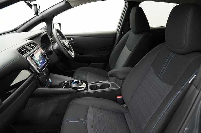 Nissan LEAF 39KW N-Connecta Auto with Sat Nav and 360 View Cameras