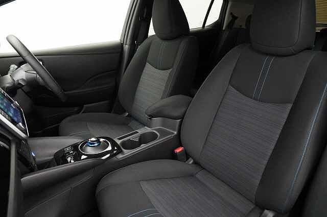 Nissan LEAF 39KW N-Connecta Auto with Sat Nav and 360 View Cameras