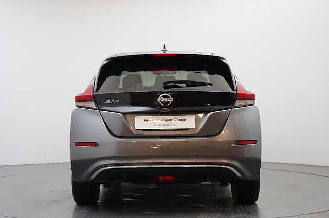 Nissan LEAF 39KW N-Connecta Auto with Sat Nav and 360 View Cameras