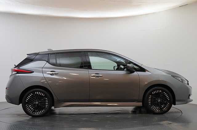 Nissan LEAF 39KW N-Connecta Auto with Sat Nav and 360 View Cameras