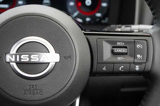 Nissan X-Trail 1.5 e-Power 204 N-Connecta Auto with 5 Seats and Sky Roof Pack Upgrade