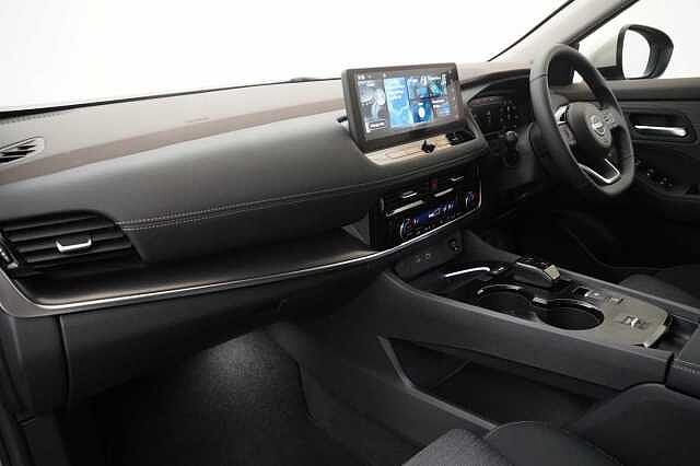 Nissan X-Trail 1.5 e-Power 204 N-Connecta Auto with 5 Seats and Sky Roof Pack Upgrade