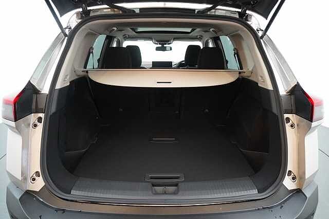 Nissan X-Trail 1.5 e-Power 204 N-Connecta Auto with 5 Seats and Sky Roof Pack Upgrade