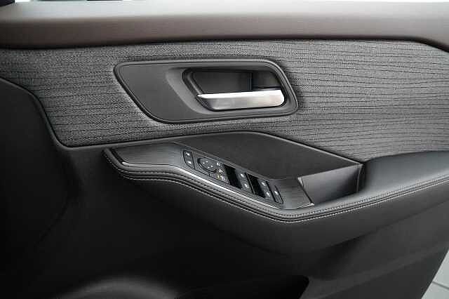 Nissan X-Trail 1.5 e-Power 204 N-Connecta Auto with 5 Seats and Sky Roof Pack Upgrade