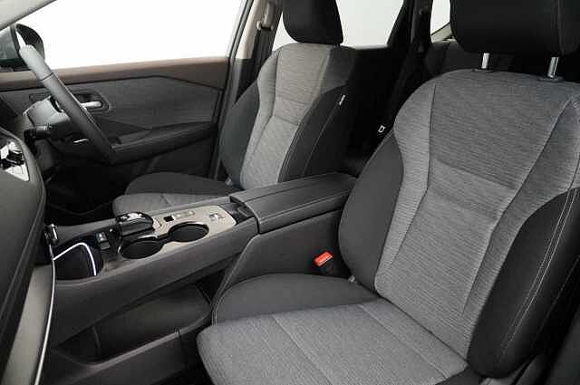 Nissan X-Trail 1.5 e-Power 204 N-Connecta Auto with 5 Seats and Sky Roof Pack Upgrade