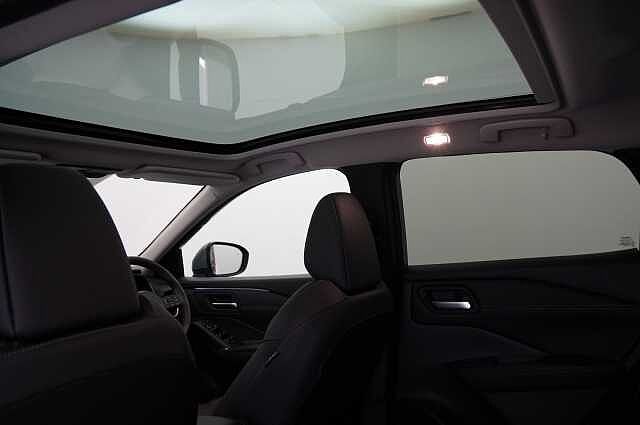 Nissan Qashqai 1.3 DIG-T MH 158 N-Connecta Auto with Glass Roof + Sat Nav and 360 Cameras