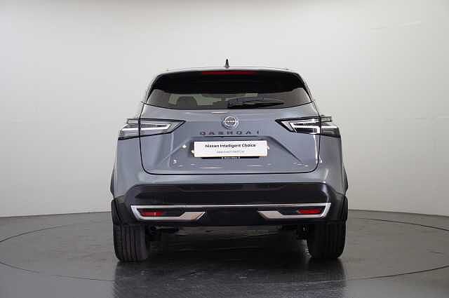 Nissan Qashqai 1.3 DIG-T MH 158 N-Connecta Auto with Glass Roof + Sat Nav and 360 Cameras