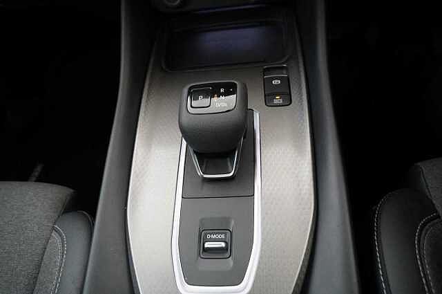 Nissan Qashqai 1.3 DIG-T MH 158 N-Connecta Auto with Glass Roof + Sat Nav and 360 Cameras