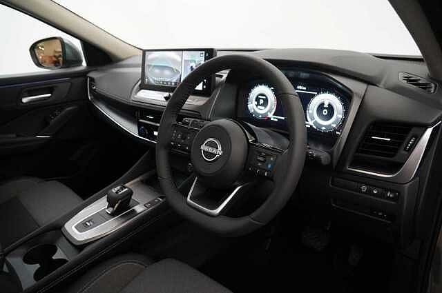 Nissan Qashqai 1.3 DIG-T MH 158 N-Connecta Auto with Glass Roof + Sat Nav and 360 Cameras