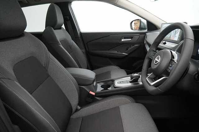 Nissan Qashqai 1.3 DIG-T MH 158 N-Connecta Auto with Glass Roof + Sat Nav and 360 Cameras