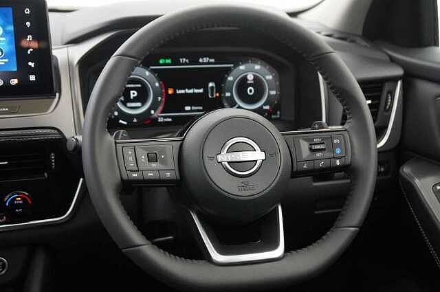 Nissan Qashqai 1.3 DIG-T MH 158 N-Connecta Auto with Glass Roof + Sat Nav and 360 Cameras