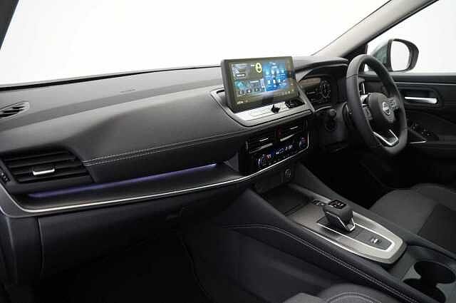 Nissan Qashqai 1.3 DIG-T MH 158 N-Connecta Auto with Glass Roof + Sat Nav and 360 Cameras