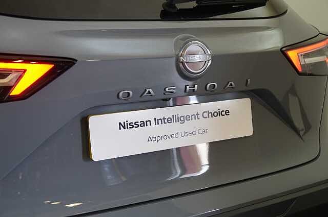 Nissan Qashqai 1.3 DIG-T MH 158 N-Connecta Auto with Glass Roof + Sat Nav and 360 Cameras