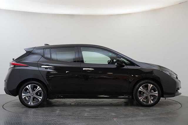 Nissan LEAF 40KW 10 Limited Edition Auto with Sat Nav and 360 View Cameras