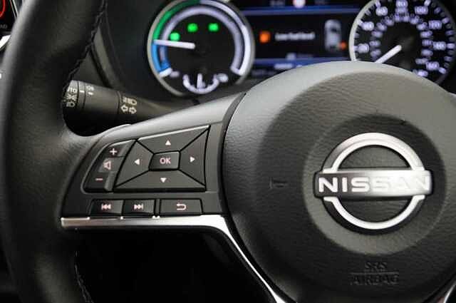 Nissan Juke 1.6 143 HEV Hybrid N-Connecta Auto with Sat Nav and Rear View Camera