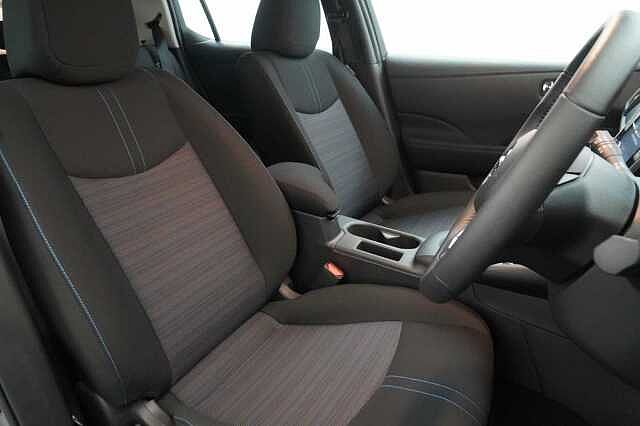 Nissan LEAF 40KW Acenta Auto with Rear View Camera and Apple + Android Integration