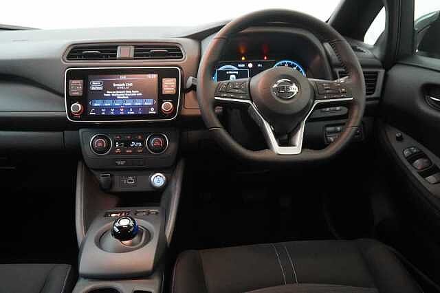 Nissan LEAF 40KW Acenta Auto with Rear View Camera and Apple + Android Integration