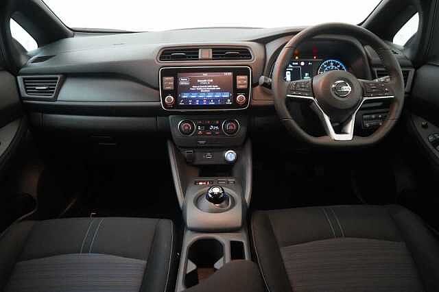 Nissan LEAF 40KW Acenta Auto with Rear View Camera and Apple + Android Integration
