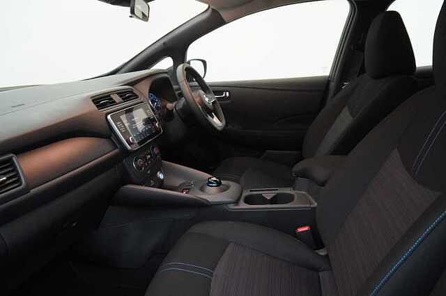 Nissan LEAF 40KW Acenta Auto with Rear View Camera and Apple + Android Integration