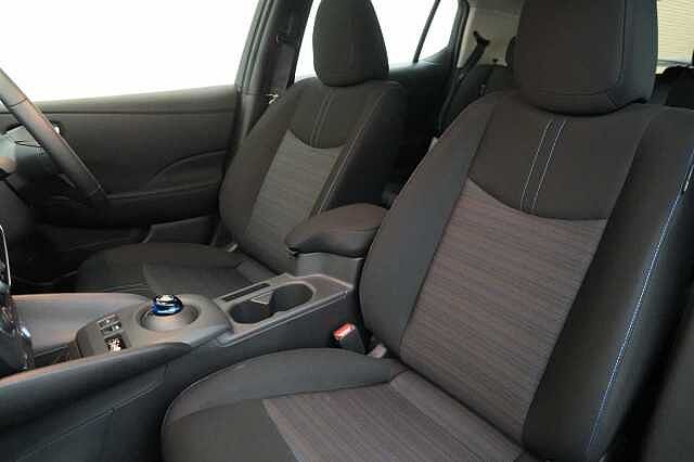 Nissan LEAF 40KW Acenta Auto with Rear View Camera and Apple + Android Integration