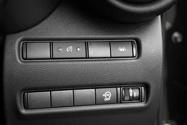 Nissan Juke 1.0 DIG-T 114 N-Connecta with Sat Nav and Rear View Camera