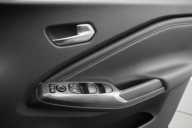 Nissan Juke 1.0 DIG-T 114 N-Connecta with Sat Nav and Rear View Camera