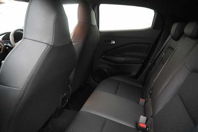 Nissan Juke 1.0 DIG-T 114 N-Connecta with Sat Nav and Rear View Camera