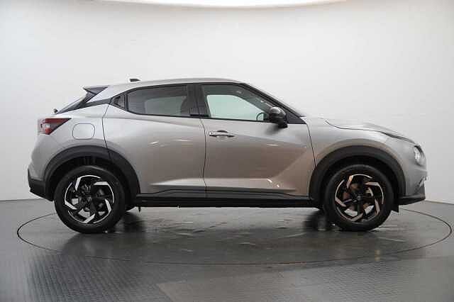 Nissan Juke 1.0 DIG-T 114 N-Connecta with Sat Nav and Rear View Camera