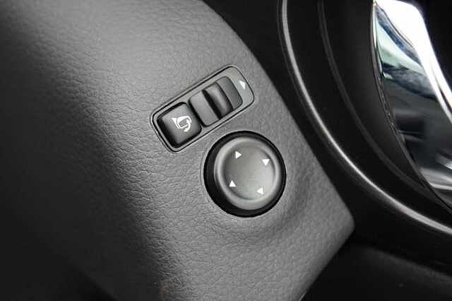 Nissan Qashqai 1.3 DIG-T 160 N-TEC DCT Auto Limited Edition with Glass Roof and Pro Pilot