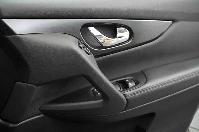 Nissan Qashqai 1.3 DIG-T 160 N-TEC DCT Auto Limited Edition with Glass Roof and Pro Pilot
