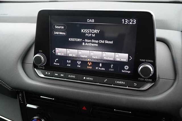 Nissan Qashqai 1.3 DIG-T MH 158 Acenta Premium X-Tronic Auto with Rear View Camera