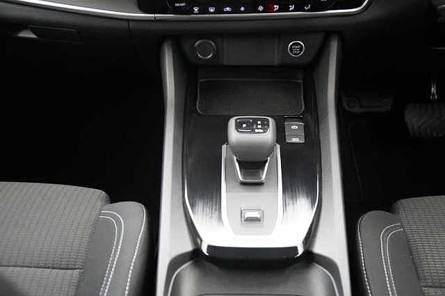 Nissan Qashqai 1.3 DIG-T MH 158 Acenta Premium X-Tronic Auto with Rear View Camera
