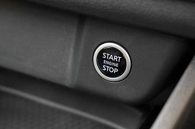 Nissan Qashqai 1.3 DIG-T MH 158 Acenta Premium X-Tronic Auto with Rear View Camera