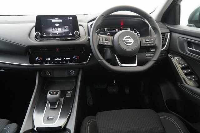 Nissan Qashqai 1.3 DIG-T MH 158 Acenta Premium X-Tronic Auto with Rear View Camera