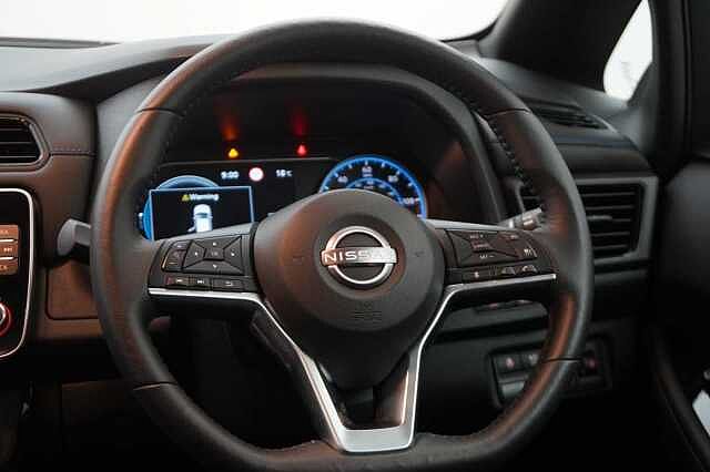 Nissan LEAF 39KW N-Connecta Auto with Sat Nav and 360 Around View Cameras