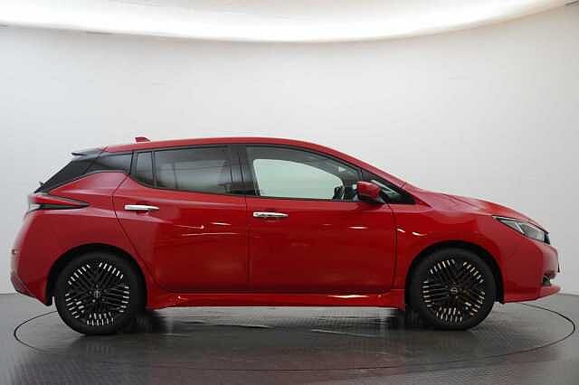 Nissan LEAF 39KW N-Connecta Auto with Sat Nav and 360 Around View Cameras