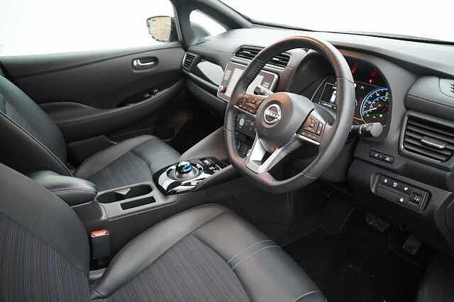 Nissan LEAF 39KW N-Connecta Auto with Sat Nav and 360 Around View Cameras