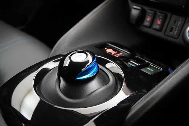 Nissan LEAF 39KW N-Connecta Auto with Sat Nav and 360 Around View Cameras