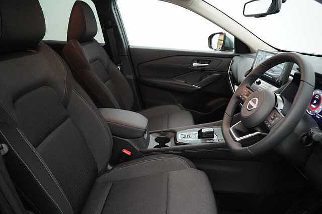Nissan Qashqai 1.5 e-Power 190 N-Connecta Auto with Glass Roof Pack + Nav and 360 Cameras