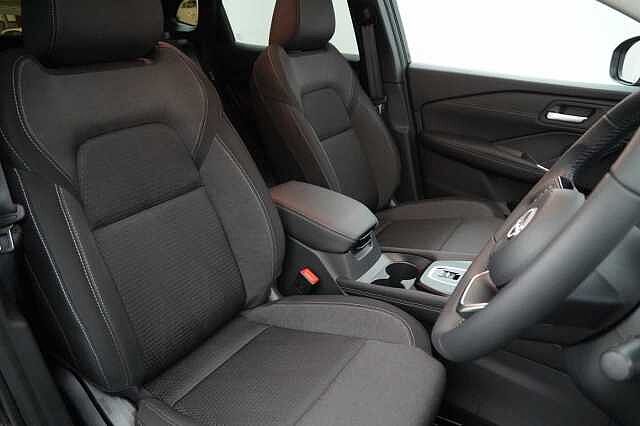 Nissan Qashqai 1.5 e-Power 190 N-Connecta Auto with Glass Roof Pack + Nav and 360 Cameras