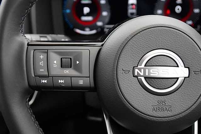 Nissan Qashqai 1.5 e-Power 190 N-Connecta Auto with Glass Roof Pack + Nav and 360 Cameras