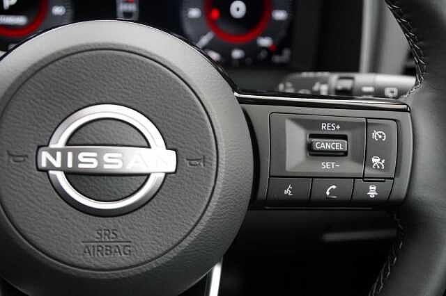 Nissan Qashqai 1.5 e-Power 190 N-Connecta Auto with Glass Roof Pack + Nav and 360 Cameras