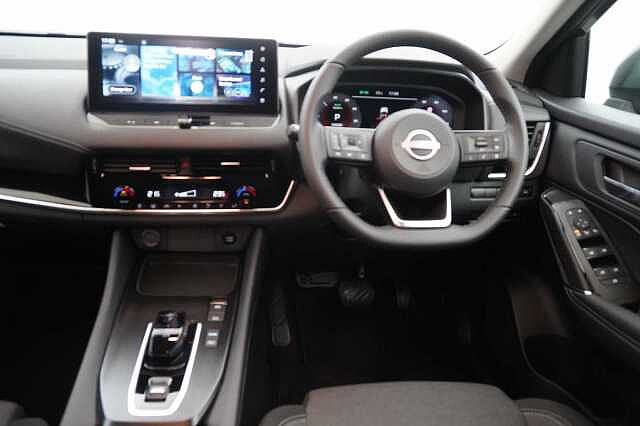 Nissan Qashqai 1.5 e-Power 190 N-Connecta Auto with Glass Roof Pack + Nav and 360 Cameras