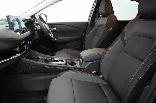 Nissan Qashqai 1.5 e-Power 190 N-Connecta Auto with Glass Roof Pack + Nav and 360 Cameras