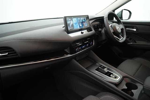 Nissan Qashqai 1.5 e-Power 190 N-Connecta Auto with Glass Roof Pack + Nav and 360 Cameras