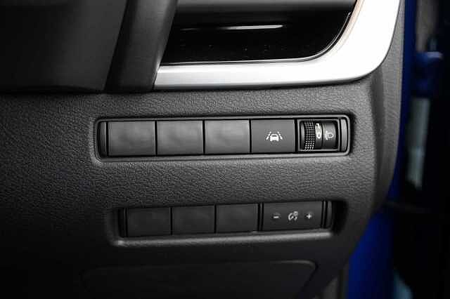 Nissan Qashqai 1.5 e-Power 190 N-Connecta Auto with Glass Roof Pack + Nav and 360 Cameras