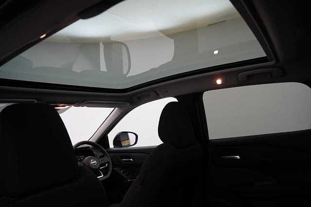 Nissan Qashqai 1.5 e-Power 190 N-Connecta Auto with Glass Roof Pack + Nav and 360 Cameras
