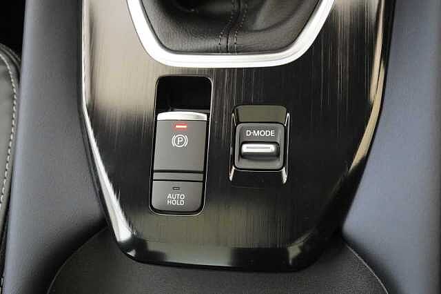 Nissan Qashqai 1.3 DIG-T MH 158 Tekna+ with BOSE Audio + Glass Roof and Premium Leather