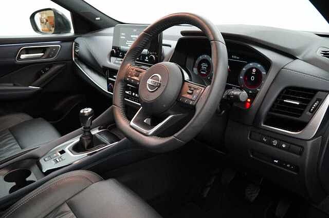 Nissan Qashqai 1.3 DIG-T MH 158 Tekna+ with BOSE Audio + Glass Roof and Premium Leather